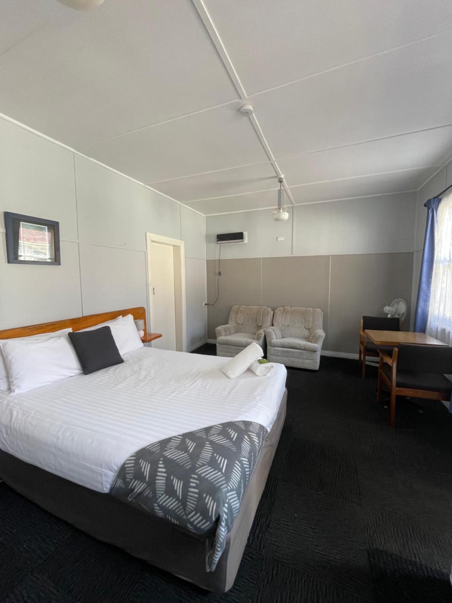 Mountain View Motel Queenstown Bagian luar foto