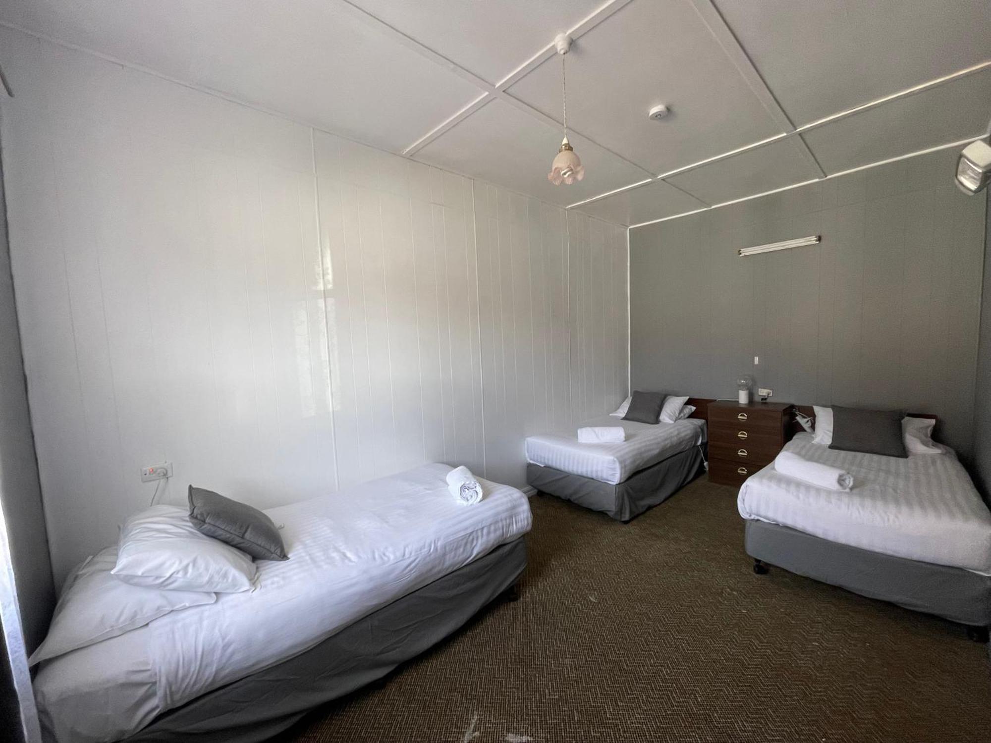Mountain View Motel Queenstown Bagian luar foto