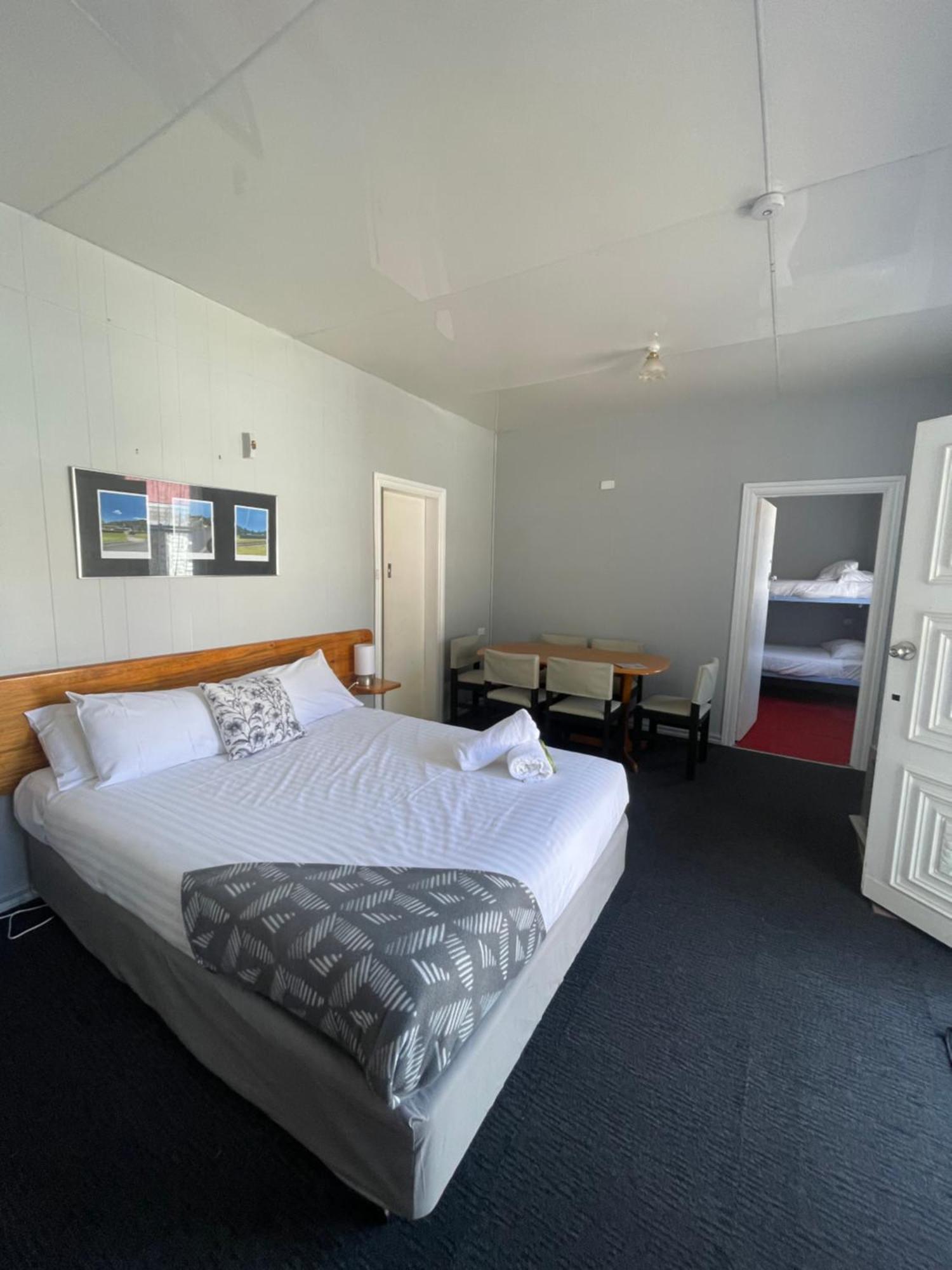 Mountain View Motel Queenstown Bagian luar foto