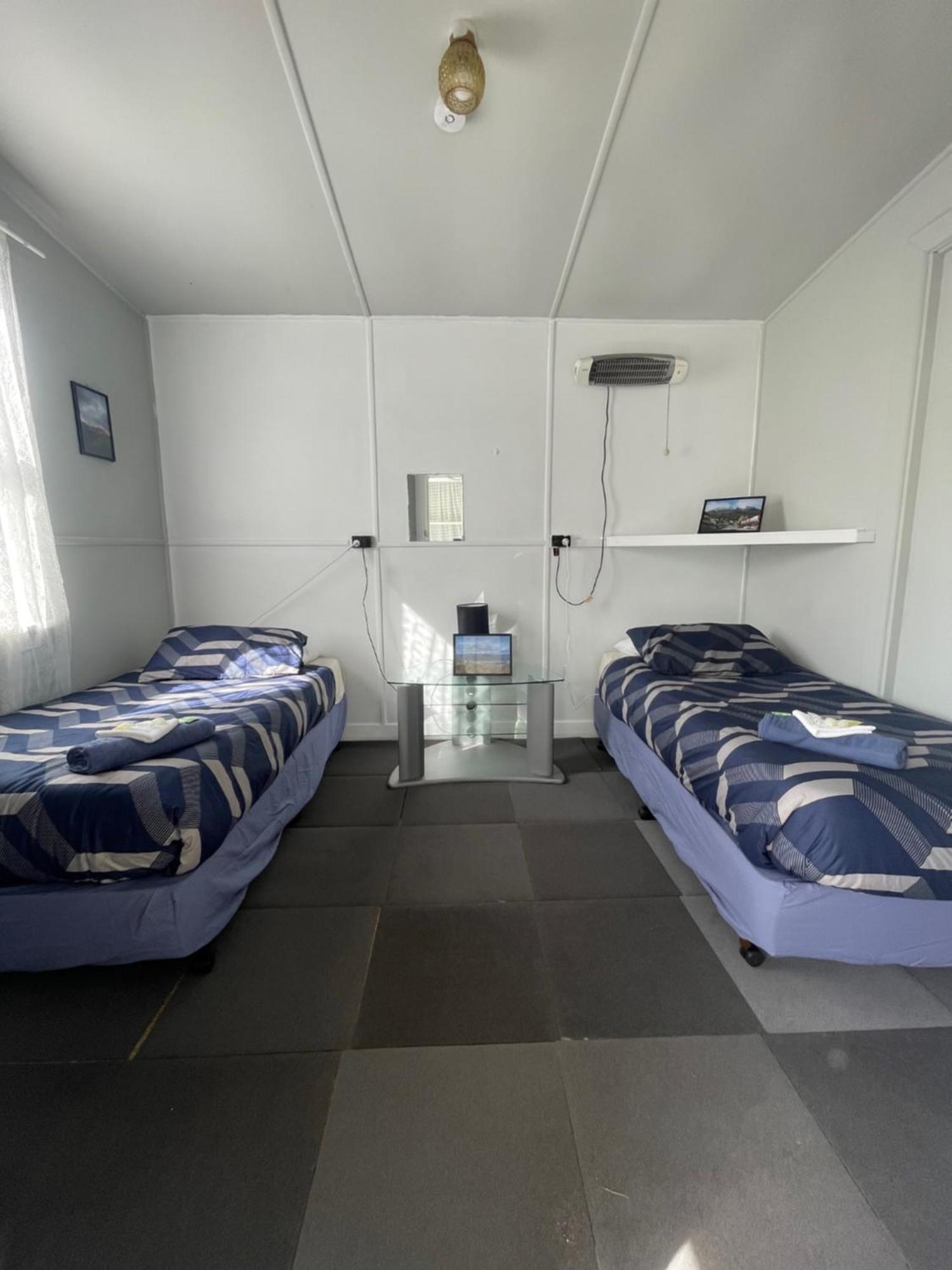 Mountain View Motel Queenstown Bagian luar foto