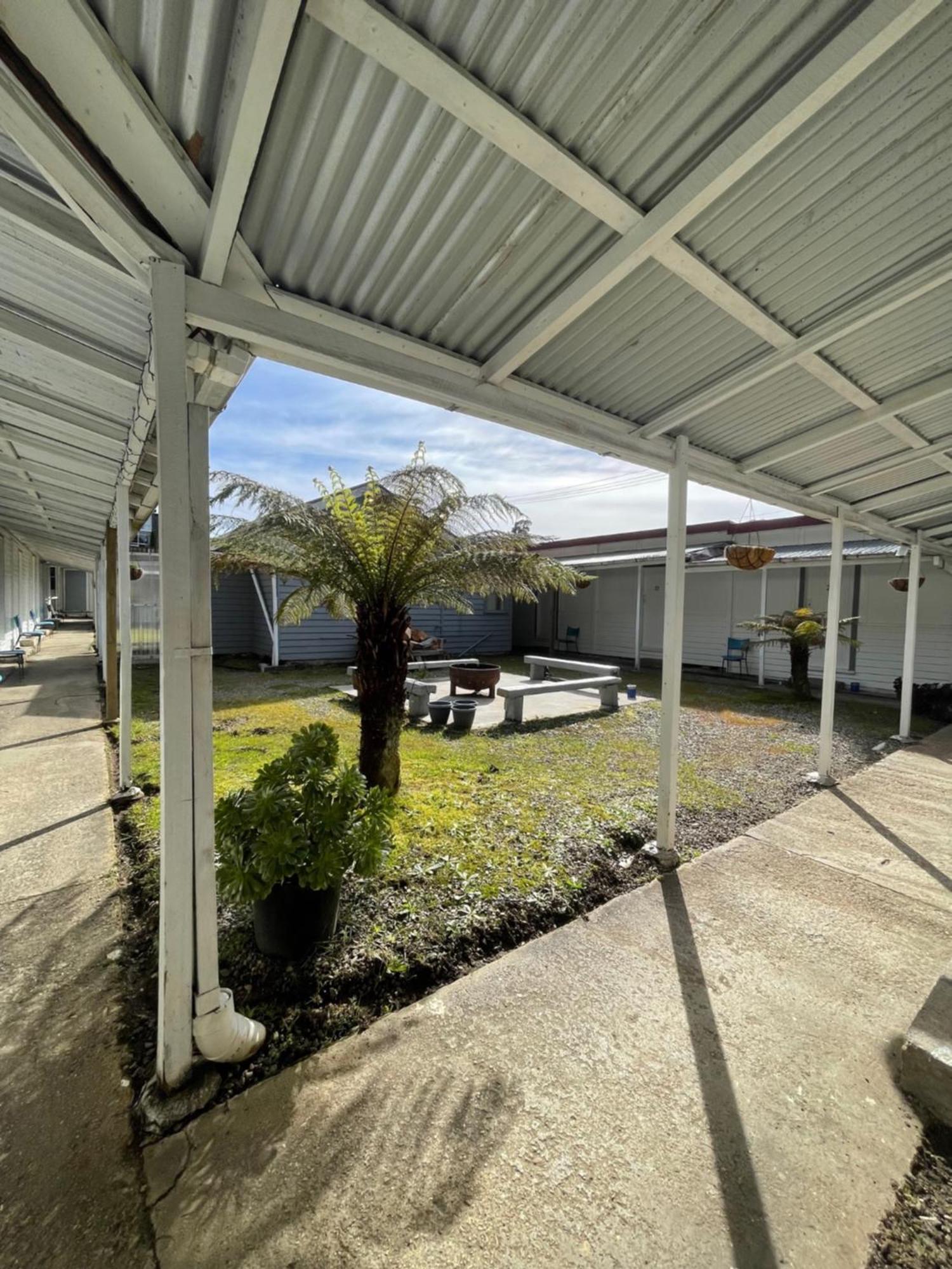 Mountain View Motel Queenstown Bagian luar foto