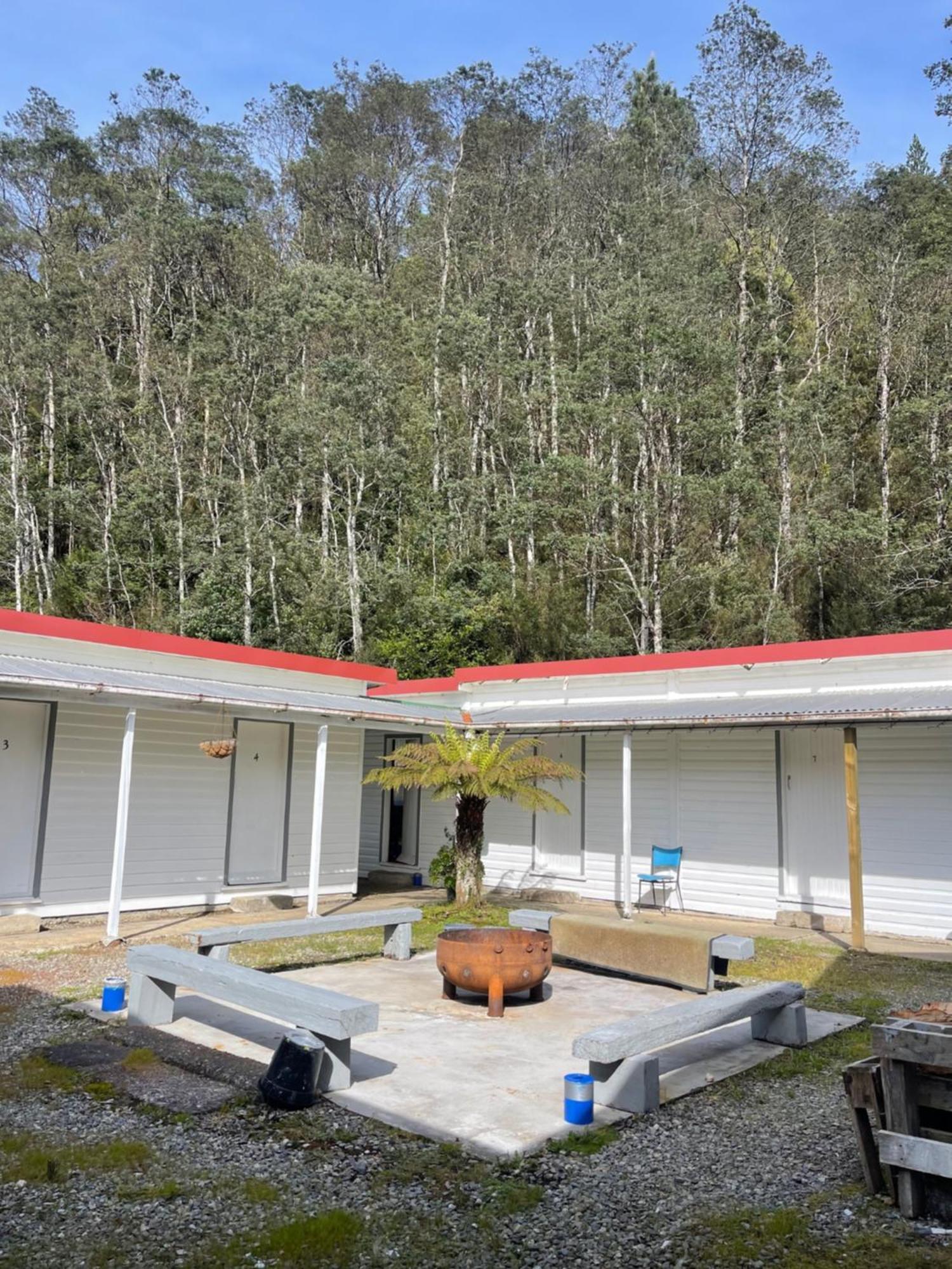 Mountain View Motel Queenstown Bagian luar foto